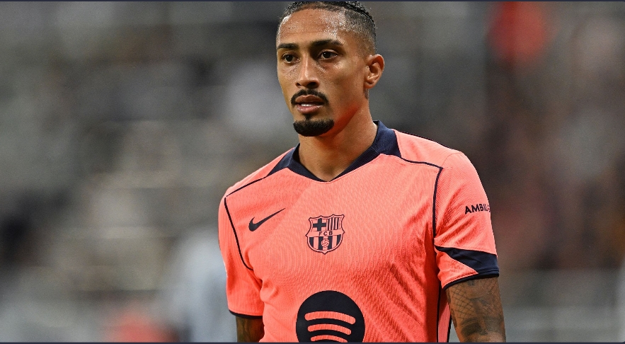 رافينيا يكشف سبب بقائه في برشلونة رغم عرض الهلال السعودي