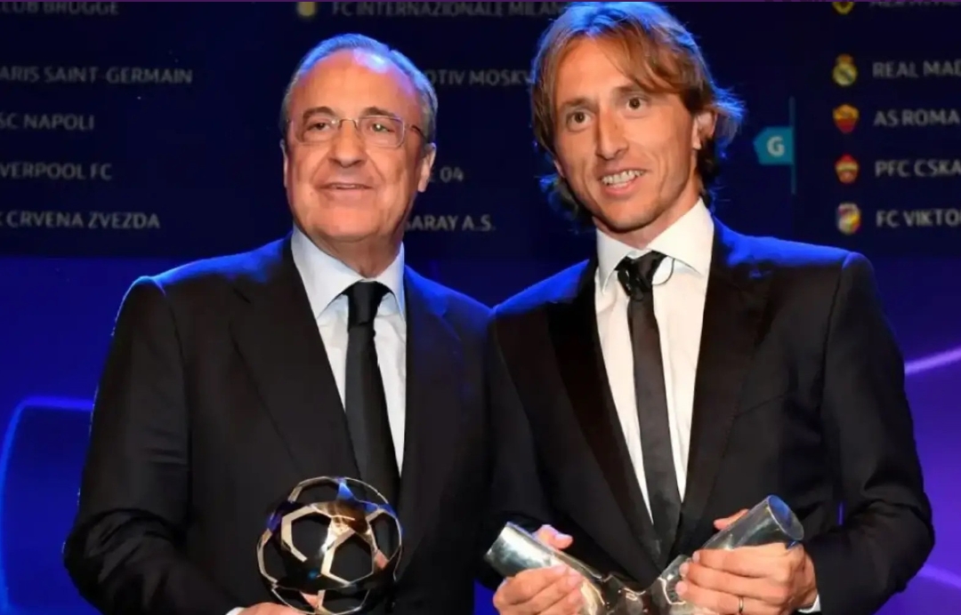 بيريز يعرض على مودريتش العمل داخل ريال مدريد بعد نهاية مسيرته