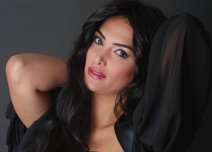 "حاجة سخيفة".. حورية فرغلي ترد على شائعة وفاتها