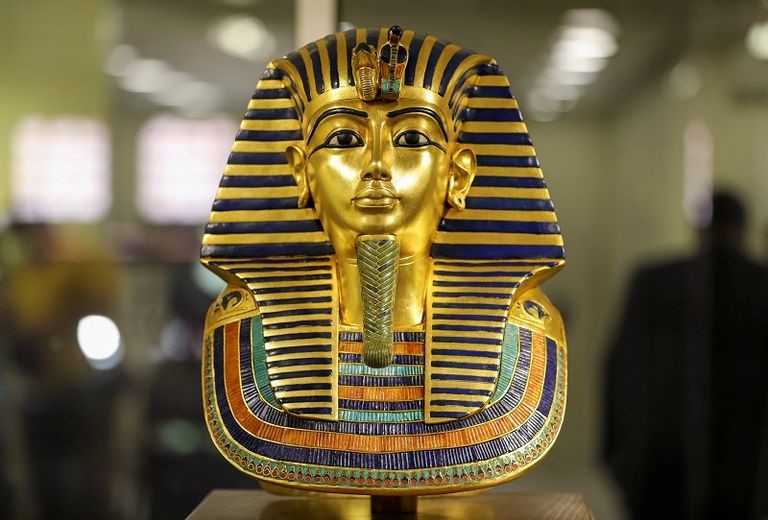 عرض مقتنيات توت عنخ آمون لأول مرة منذ اكتشافها قبل 103 سنوات