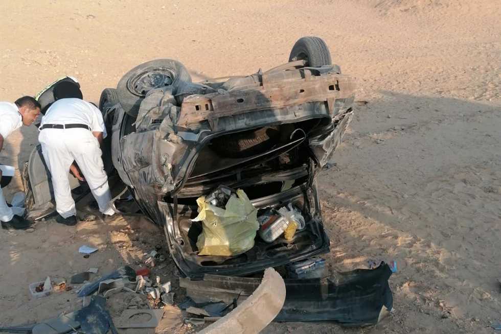 مصرع شخص وإصابة أخر في حادث انقلاب سيارة أثناء متابعة الانتخابات بأسوان