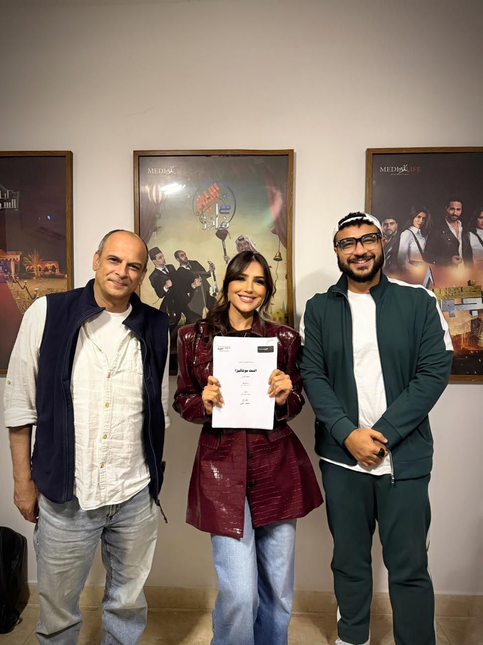 "على طاولة واحدة".. بروفات مسلسل "الست موناليزا" تجمع مي عمر وفريق العمل