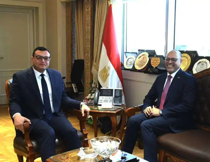 وزيرا الإسكان والعمل يبحثان تعزيز التعاون في عدد من الملفات المشتركة