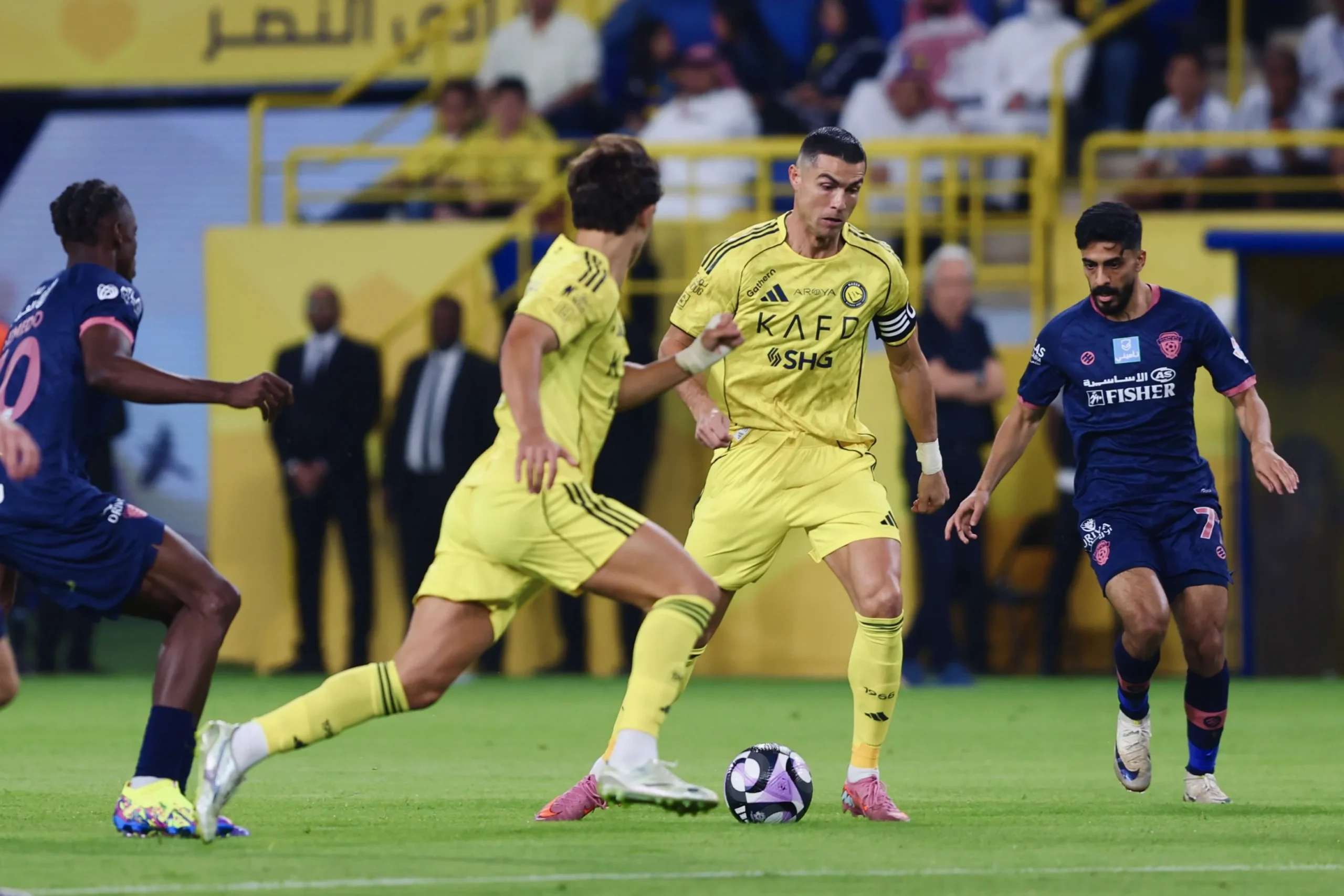 بركلة جزاء قاتلة.. رونالدو يقود النصر لانتصاره السابع على التوالي أمام الفيحاء