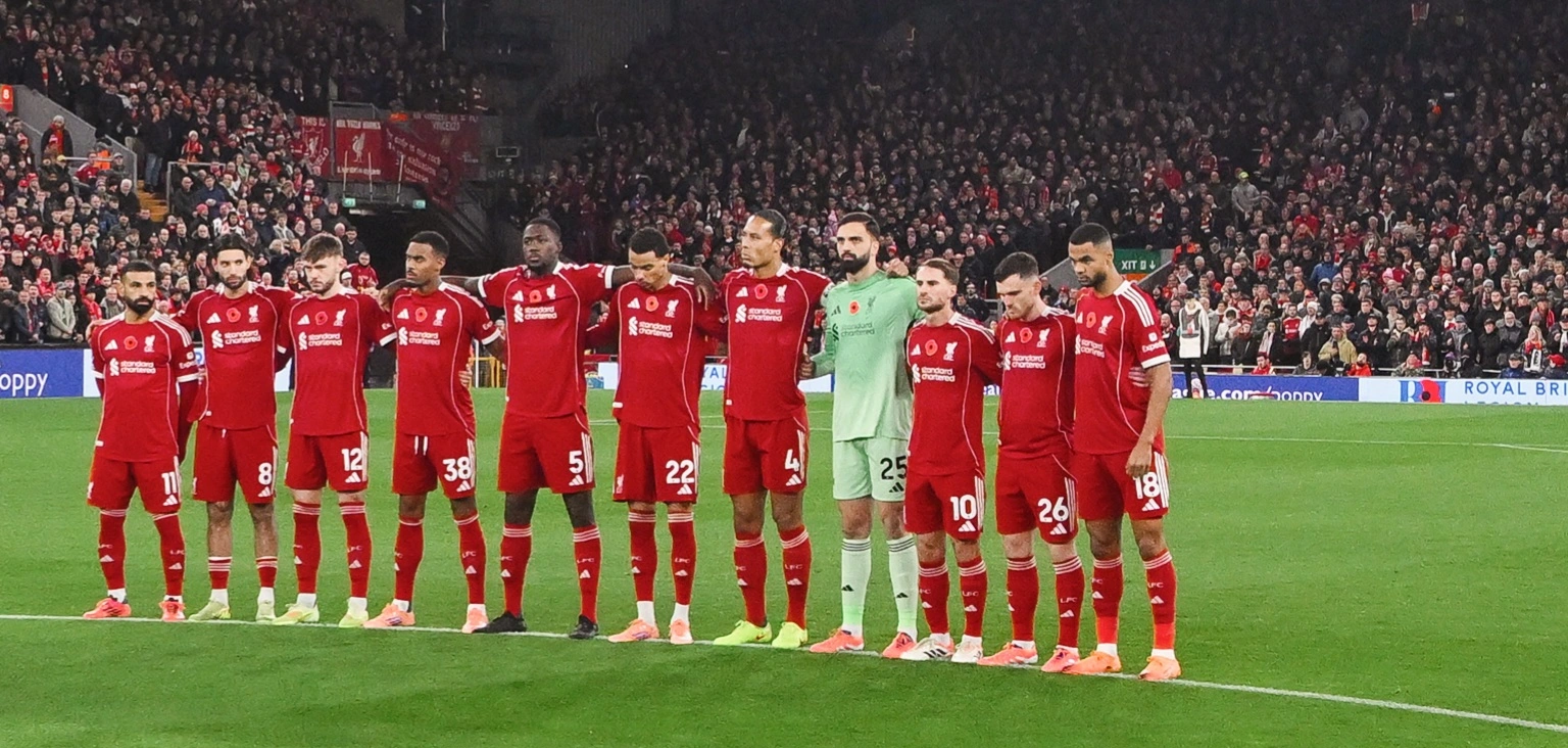 سلوت يعلن تشكيل ليفربول لقمة ريال مدريد.. صلاح وفيرتز وإيكيتيكي في الهجوم