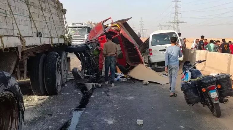 مصرع شخصين وأصابة 5 أخرين في تصادم مروع بالخانكة