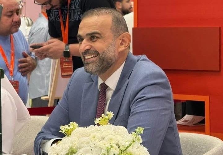 اللواء د.محمد فوزي يوقّع موسوعته في الأمن السيبراني ويختتم فعالياته حول الذكاء الاصطناعي بمعرض الشارقة 2025