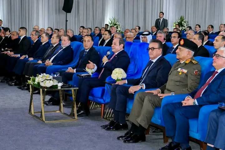 الرئيس السيسي يشهد افتتاح عدد من المحطات البحرية بالمنطقة الاقتصادية لقناة السويس
