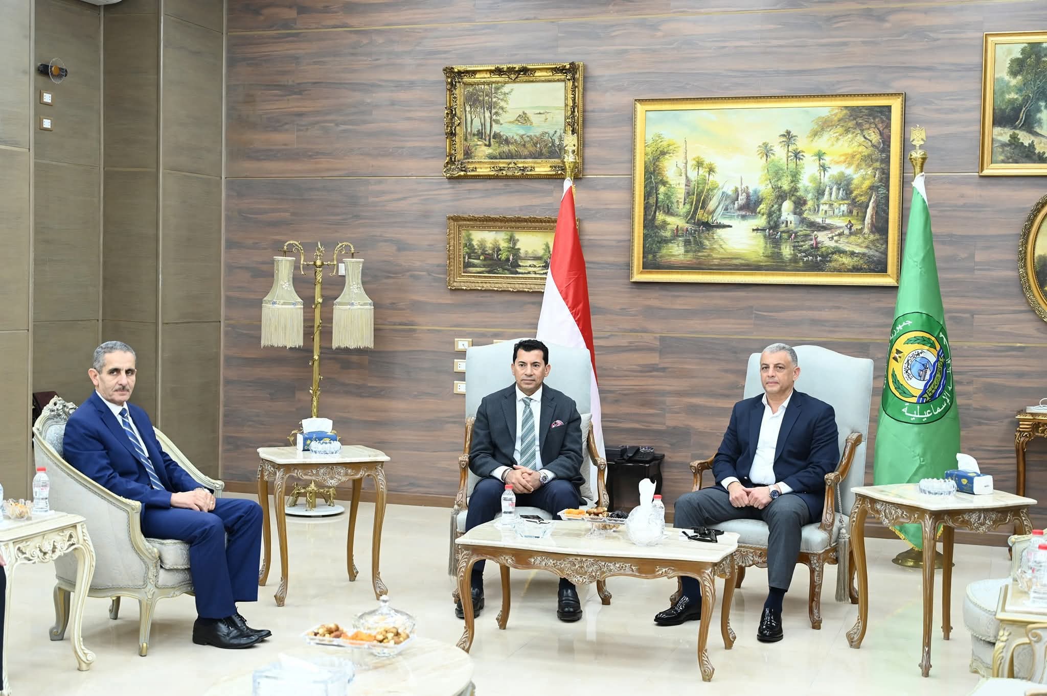 وزير الشباب والرياضة ومحافظ الإسماعيلية يلتقيان اللجنة المؤقتة لإدارة شئون النادي الإسماعيلي