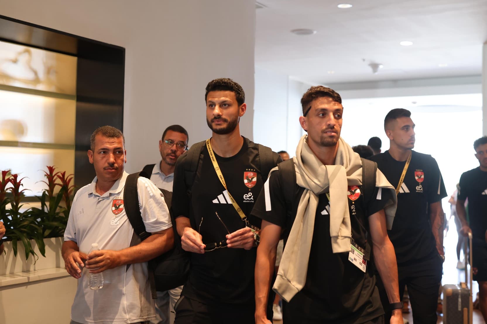 الأهلي يطير إلى الإمارات اليوم استعدادًا للمشاركة في السوبر المصري