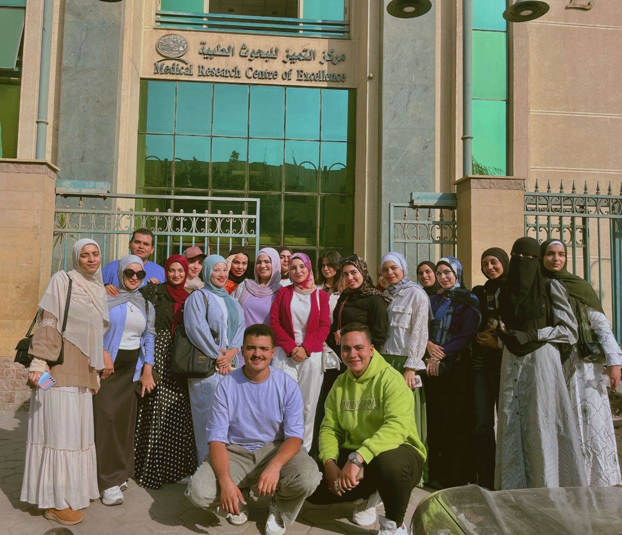 طلاب حلوان التكنولوجية الدولية يقومون بزيارة علمية للمركز القومي للبحوث
