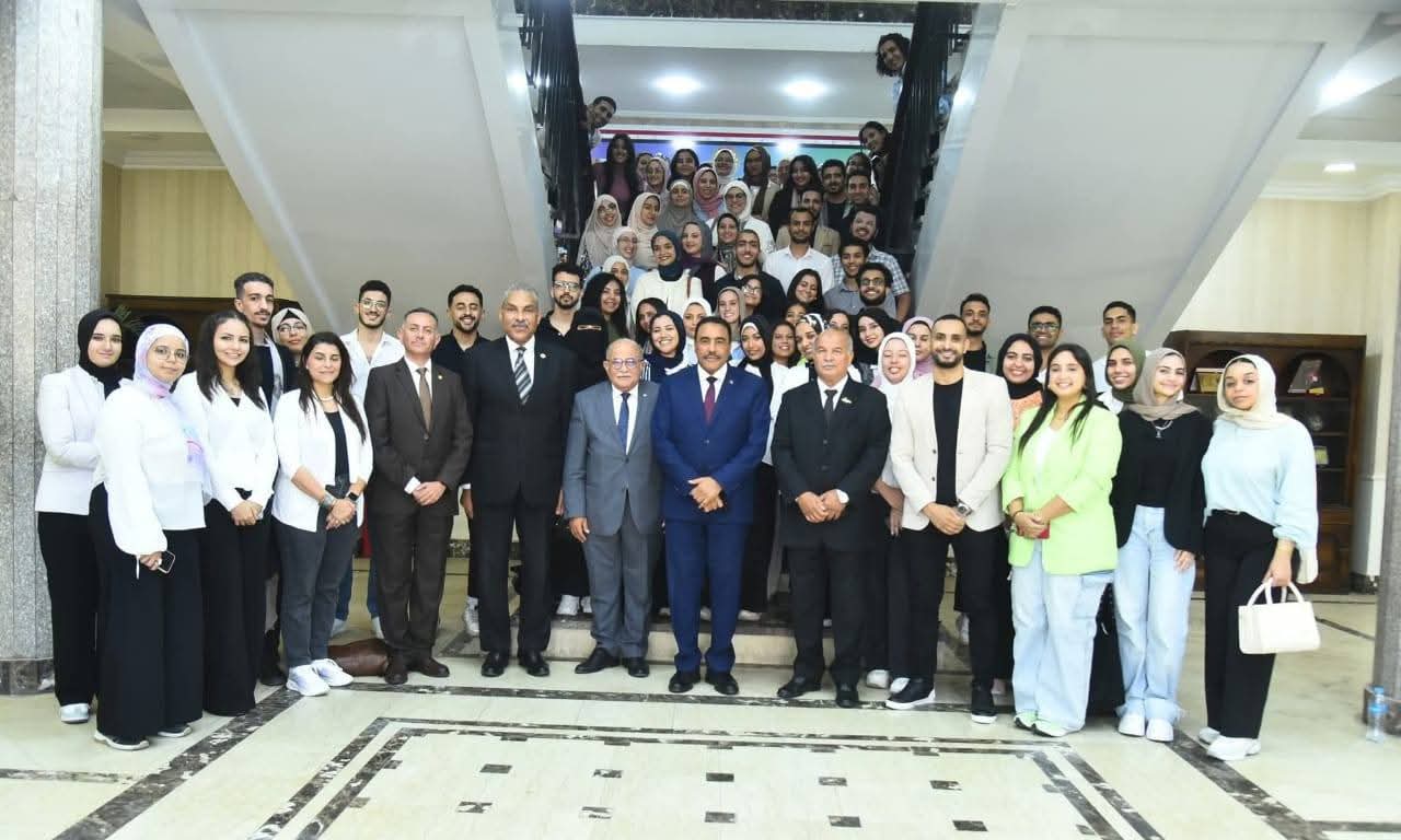 وفد من "فنون جميلة" الإسكندرية يزور محافظة مطروح لدراسة المخطط الإستراتيجي للتنمية العمرانية