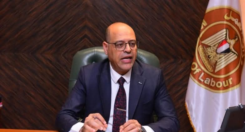 وزير العمل يتابع حادث انهيار سقف خرساني بمصنع تحت الإنشاء بالمحلة الكبرى