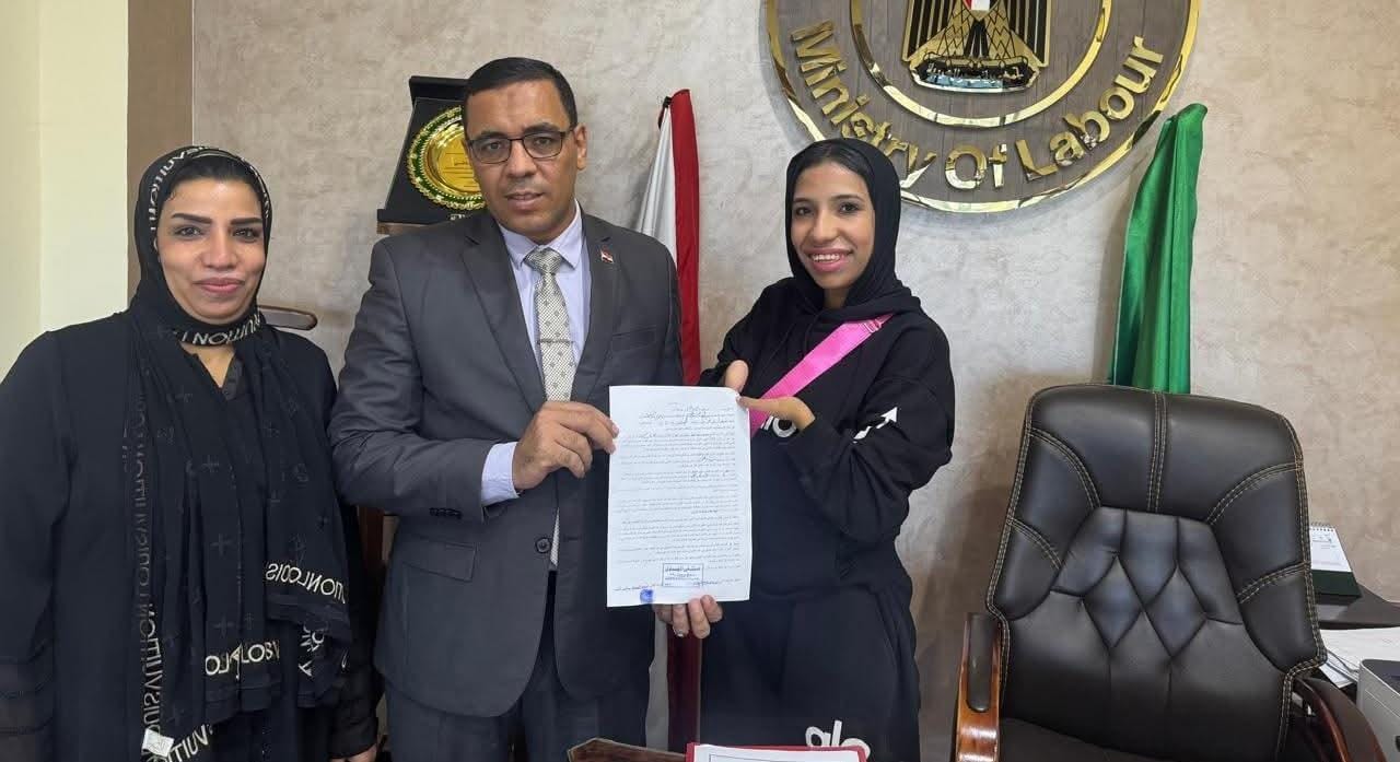 وزارة العمل توفر فرصة عمل لفتاة من ذوي الاحتياجات الخاصة بالمنصورة