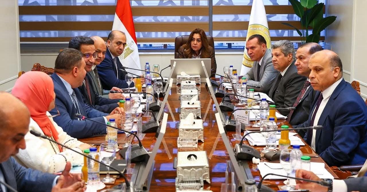 تنمية الموارد الذاتية لمختلف المحافظات على مائدة وزيرة التنمية المحلية