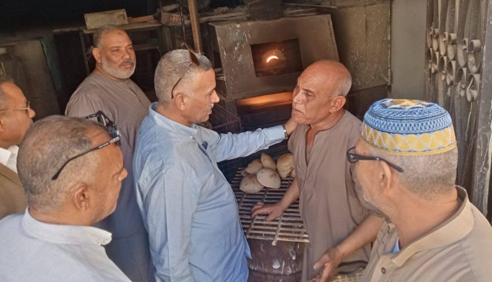 حملات على المخابز وإزالة إشغالات لاستعادة الانضباط بالقصير