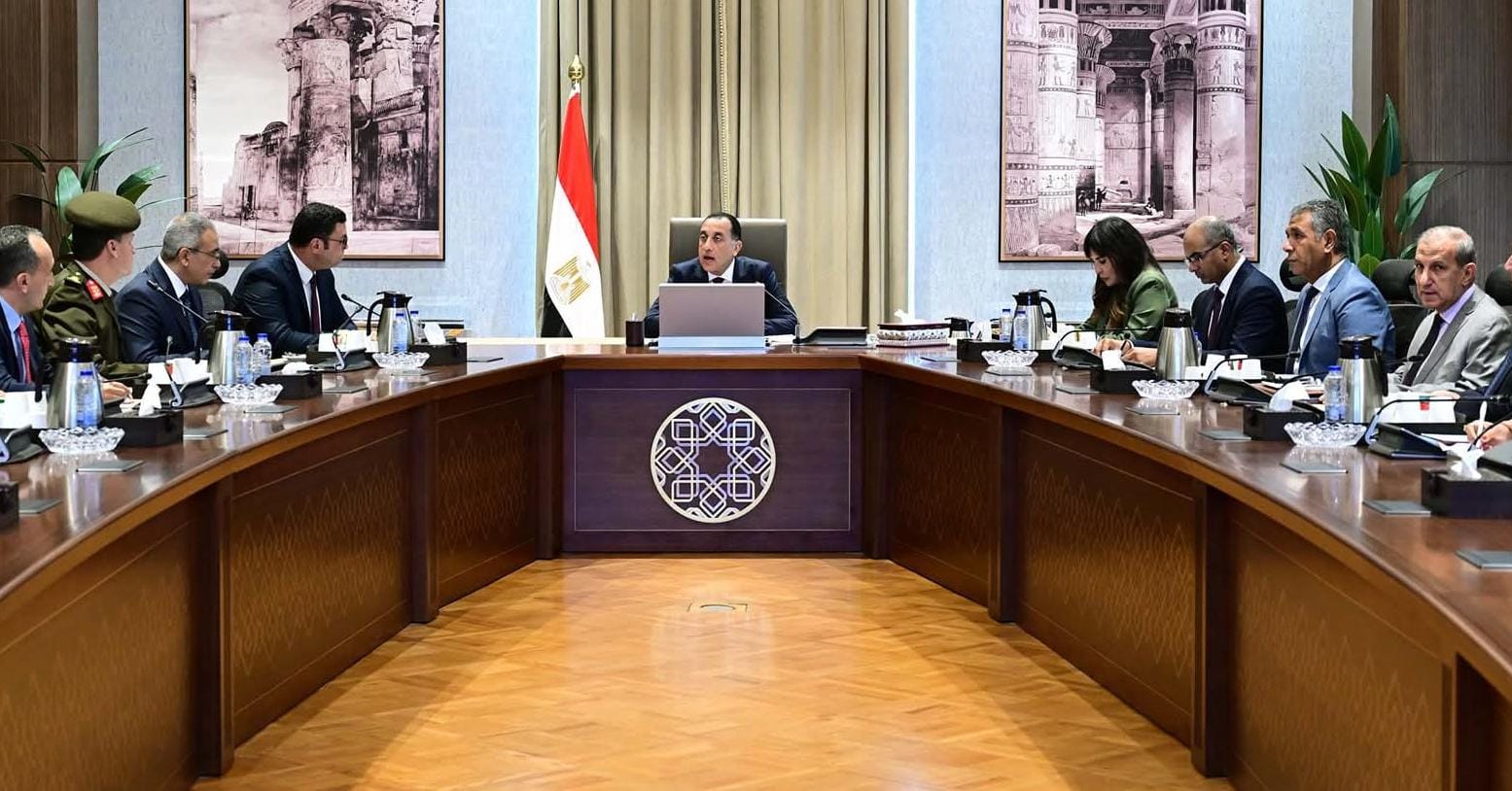 رئيس الوزراء يستعرض الموقف التنفيذي والمالي للمبادرة الرئاسية "حياة كريمة"