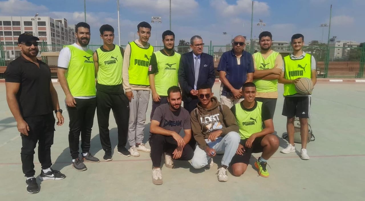 انطلاق بطولة الكليات للألعاب الجماعية بجامعة قناة السويس