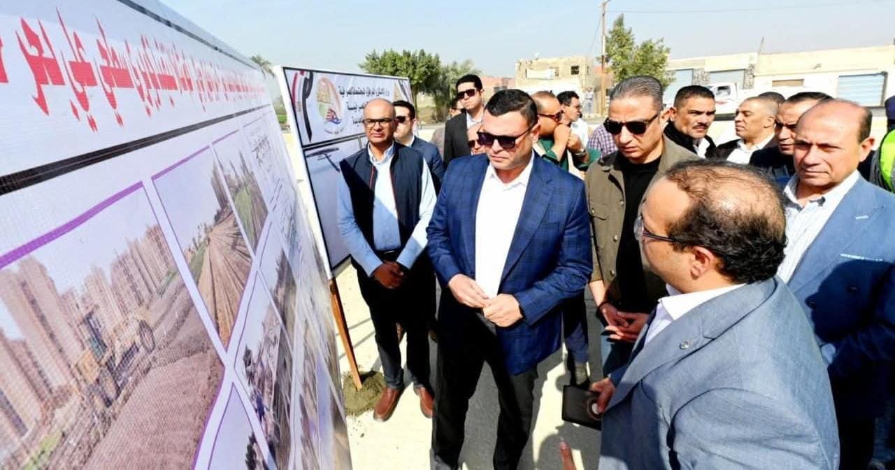وزير الإسكان ومحافظ الفيوم يتفقدان مجمع محطات مياه الشرب بالعزب الجديدة