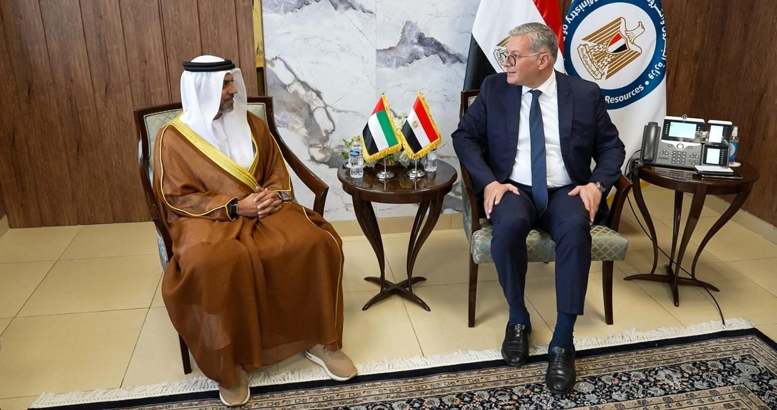 وزير البترول يبحث مع سفير الإمارات تعزيز التعاون في قطاع البترول والغاز