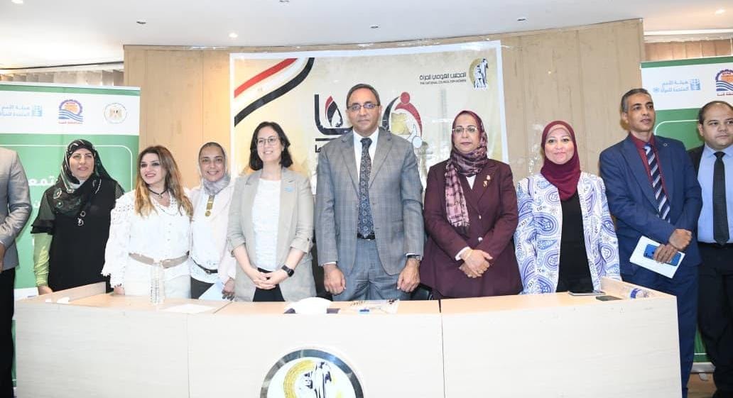 محافظ قنا يشارك في جلسة الحوار الوطني حول "المرأة والتغيرات المناخية"
