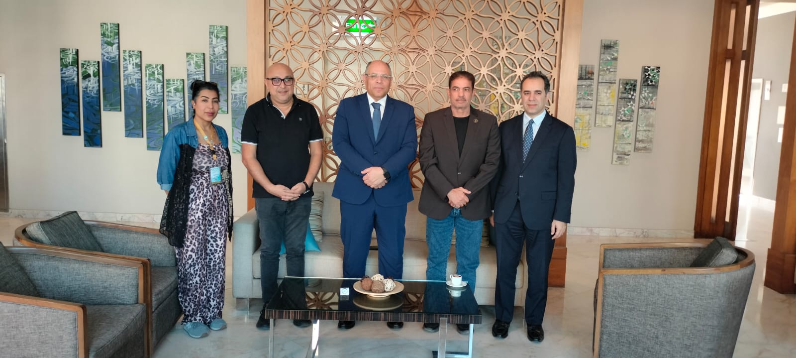 السفير المصري في الكويت يطمئن على بعثة منتخب مصر المشارك في البطولة العربية للشطرنج