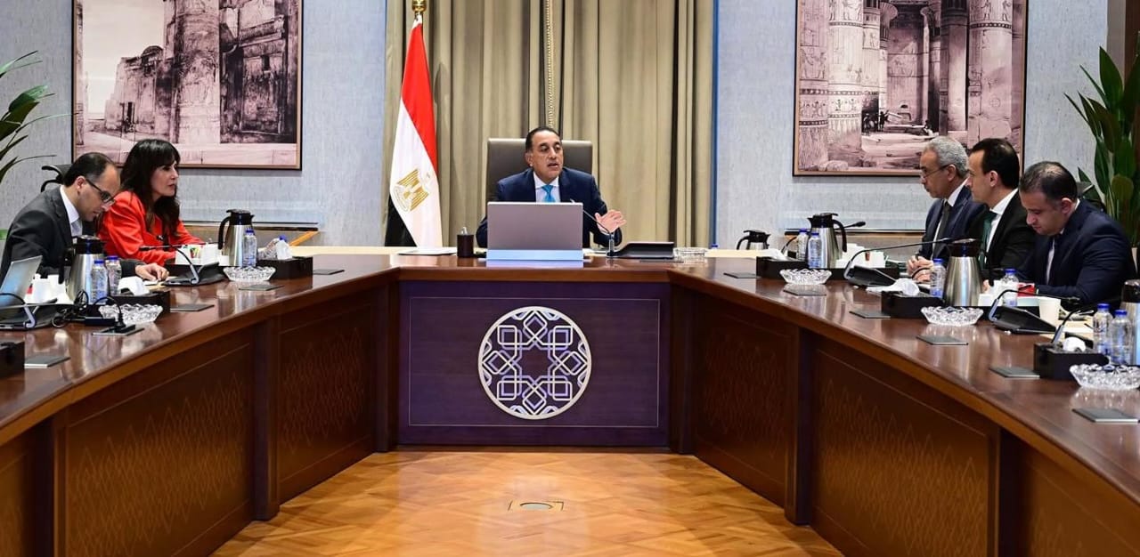 رئيس الوزراء يتابع خطط التطوير والتشجير بالقاهرة الكبرى