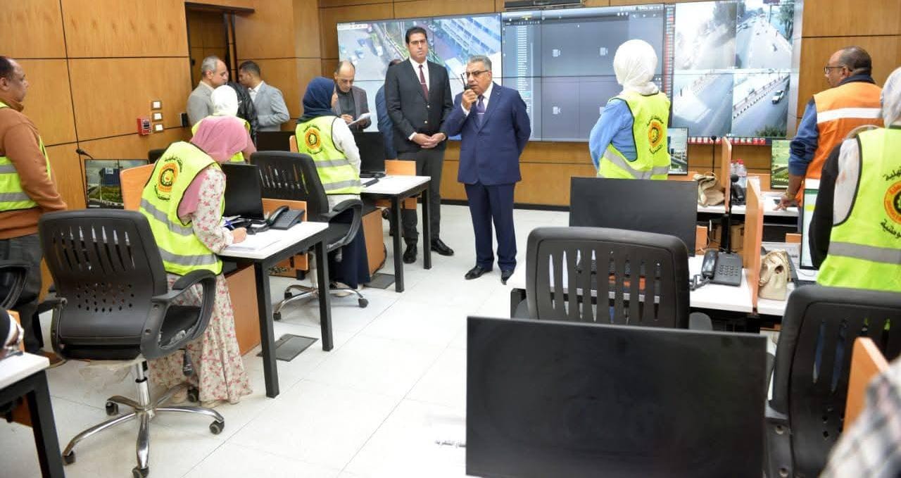 محافظ الدقهلية يتفقد مركز الشبكة الوطنية للطوارئ