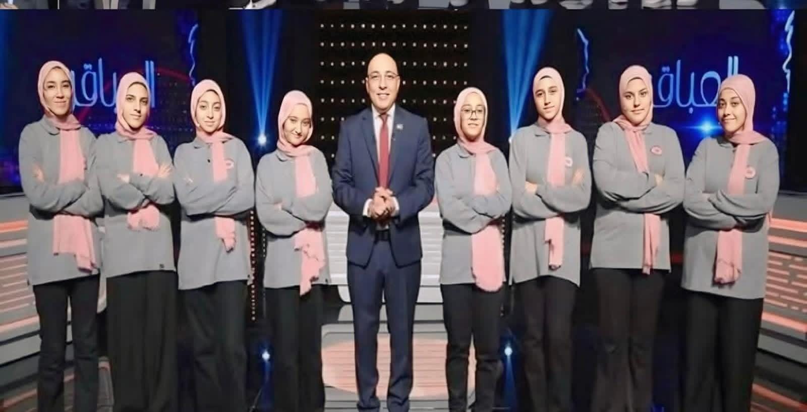 محافظ دمياط يُهنئ مدرسة اللوزى لفوزها بالمركز الثانى فى برنامج العباقرة