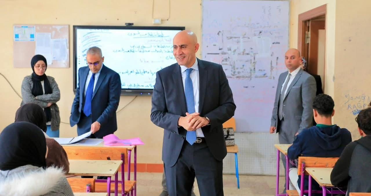 وزير التربية والتعليم يشيد بانضباط مدارس دمياط