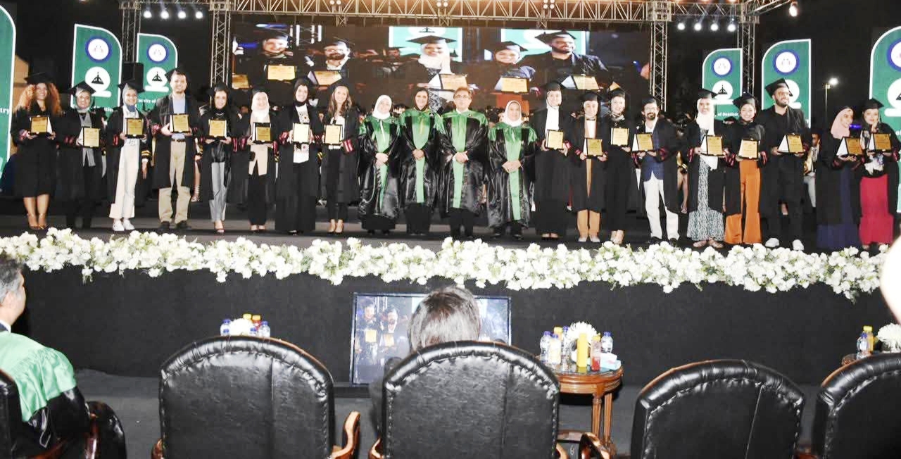 كلية طب الأسنان جامعة عين شمس تحتفل بتخريج دفعة 2024