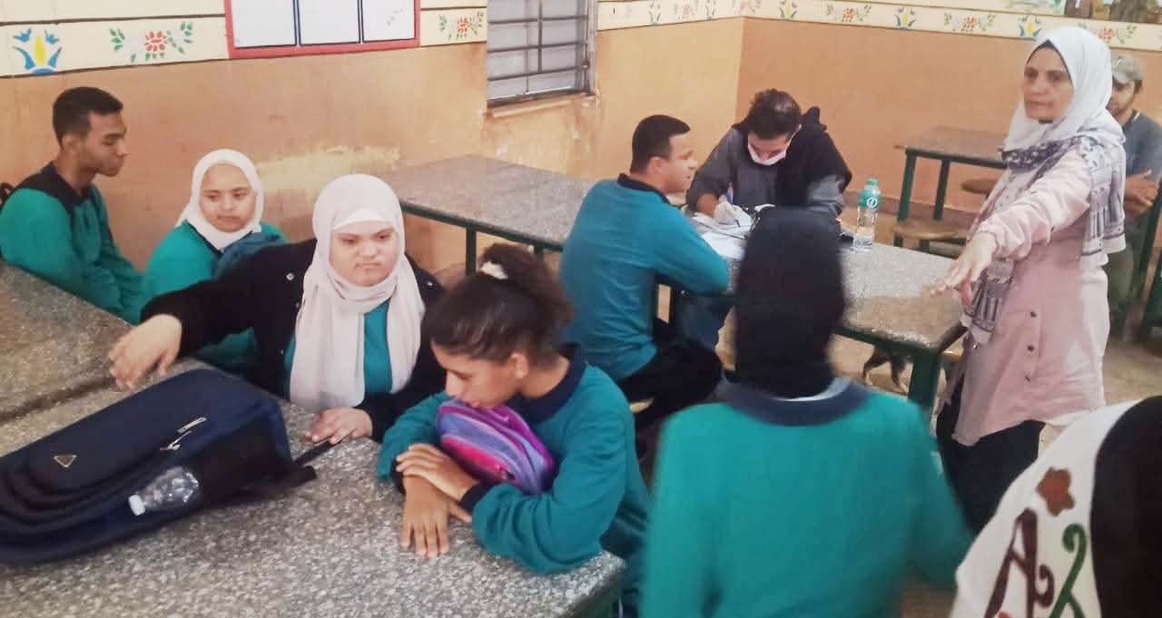 جامعة قناة السويس تطلق قافلة تنموية وطبية شاملة بالمدرسة الفكرية