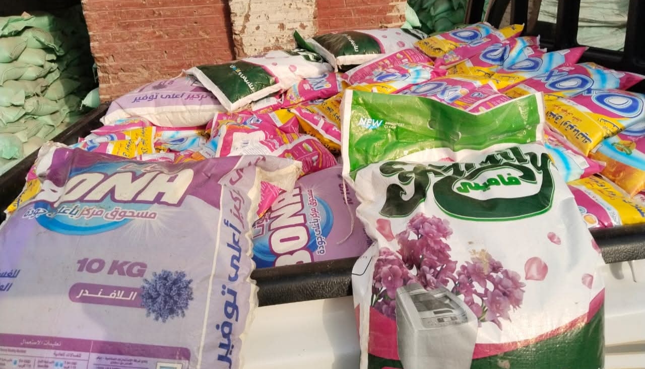تموين المنيا: ضبط مصنع لتقليد العلامات التجارية وتصنيع منظفات مغشوشة بملوي