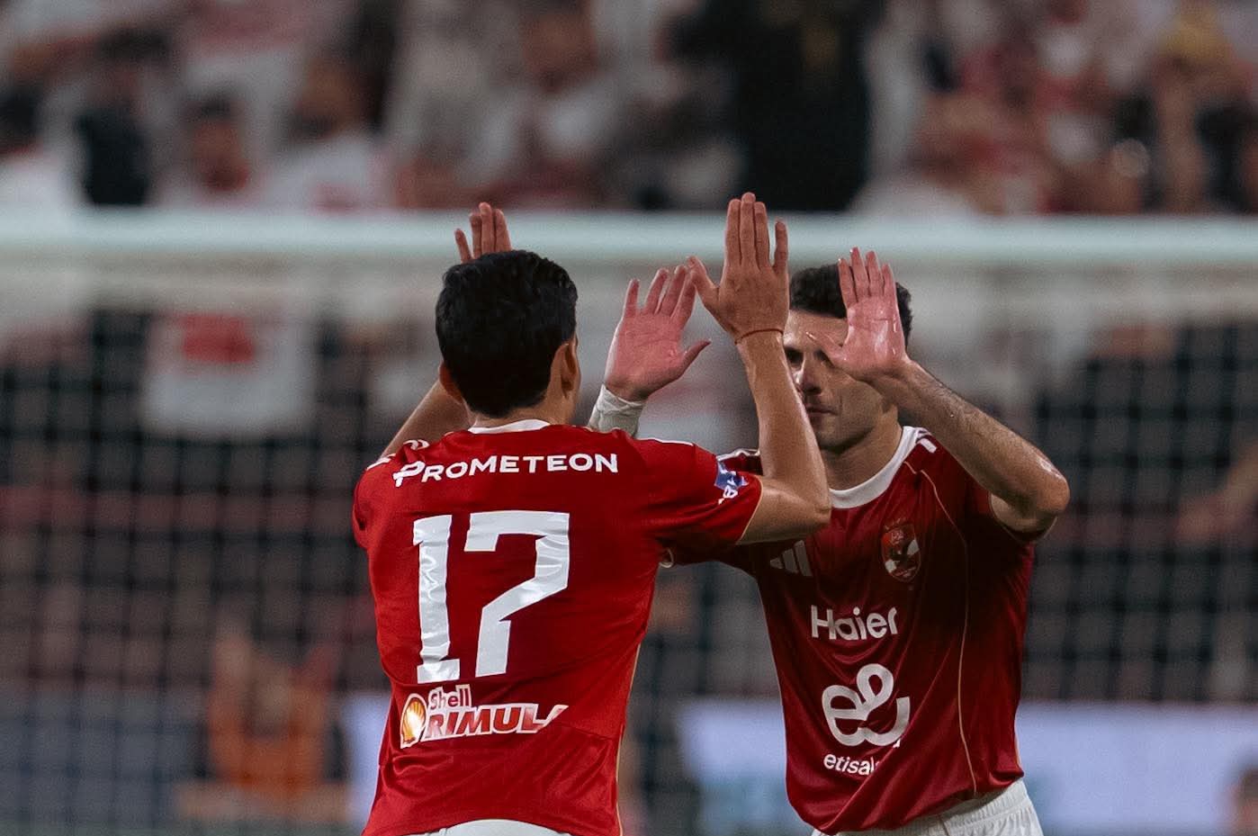 الأهلي يفوز علي الزمالك ويتوج بطلاً لكأس السوبر المصري