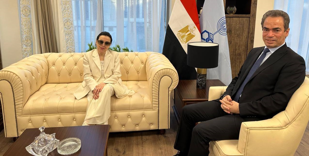 نجاة الصغيرة تزور دار الأوبرا بالعاصمة الجديدة