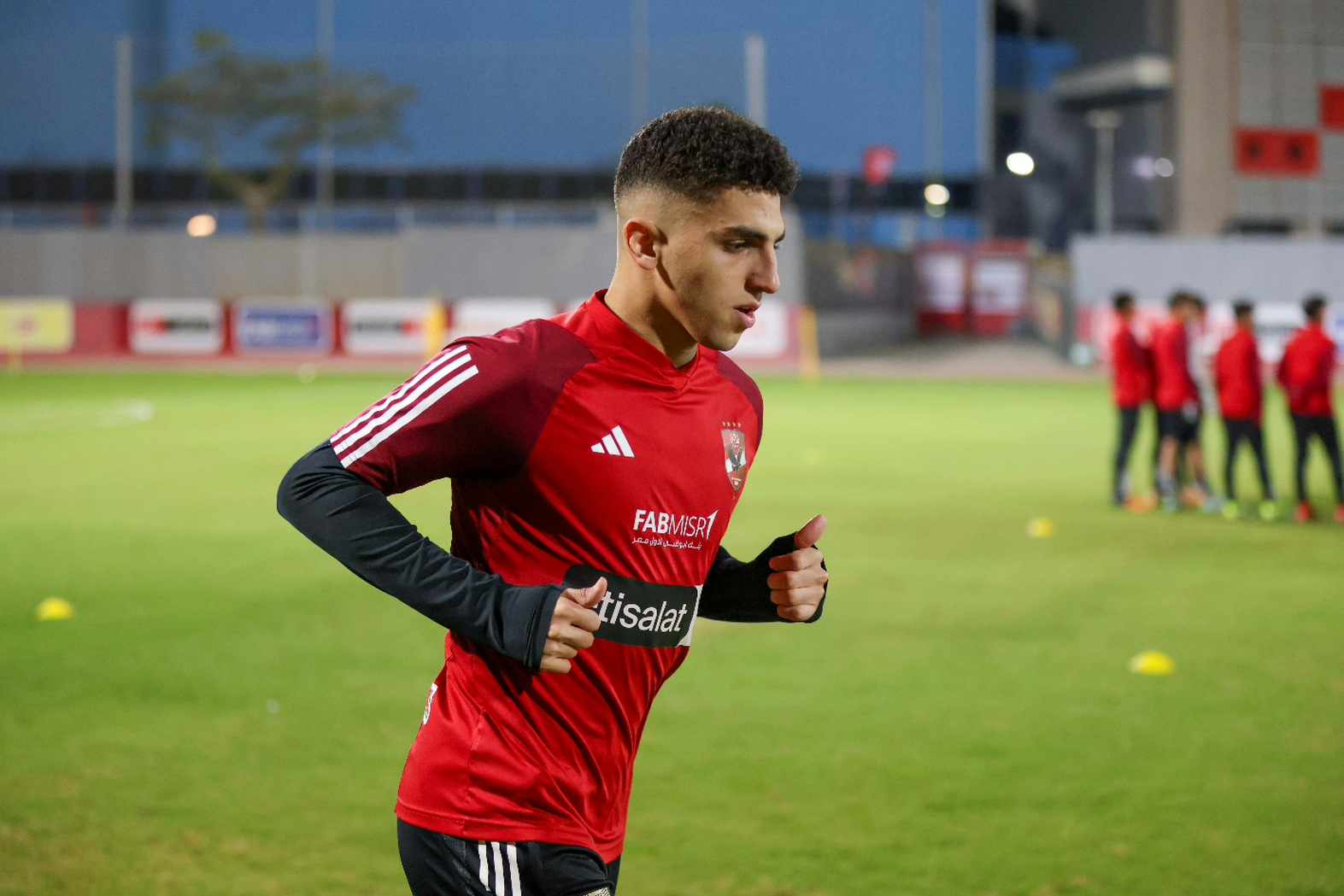 شوبير يكشف موقف لاعب الأهلي من عرض البرتغال