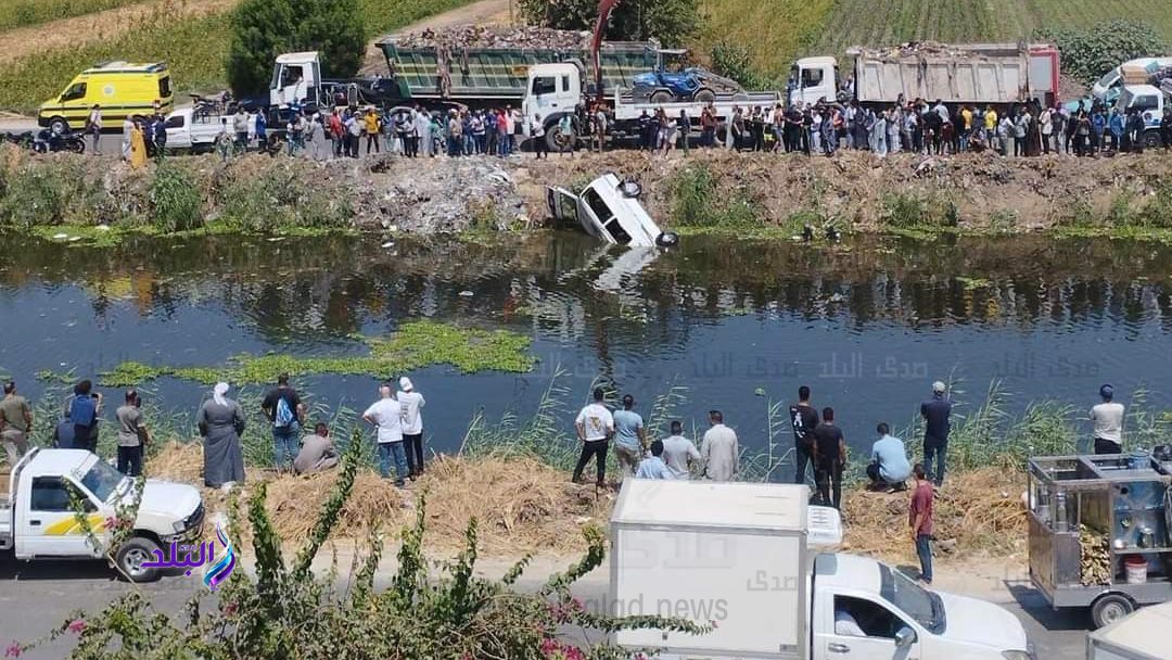 انتشال 3 مصابين في حادث سقوط سيارة داخل ترعة المريوطية