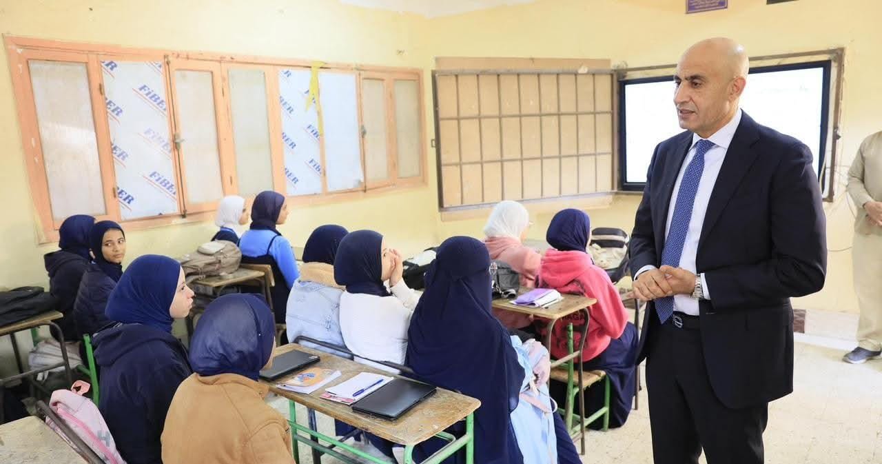 وزير التربية والتعليم يفاجئ مدارس البدرشين والصف لمتابعة انضباط العملية التعليمية