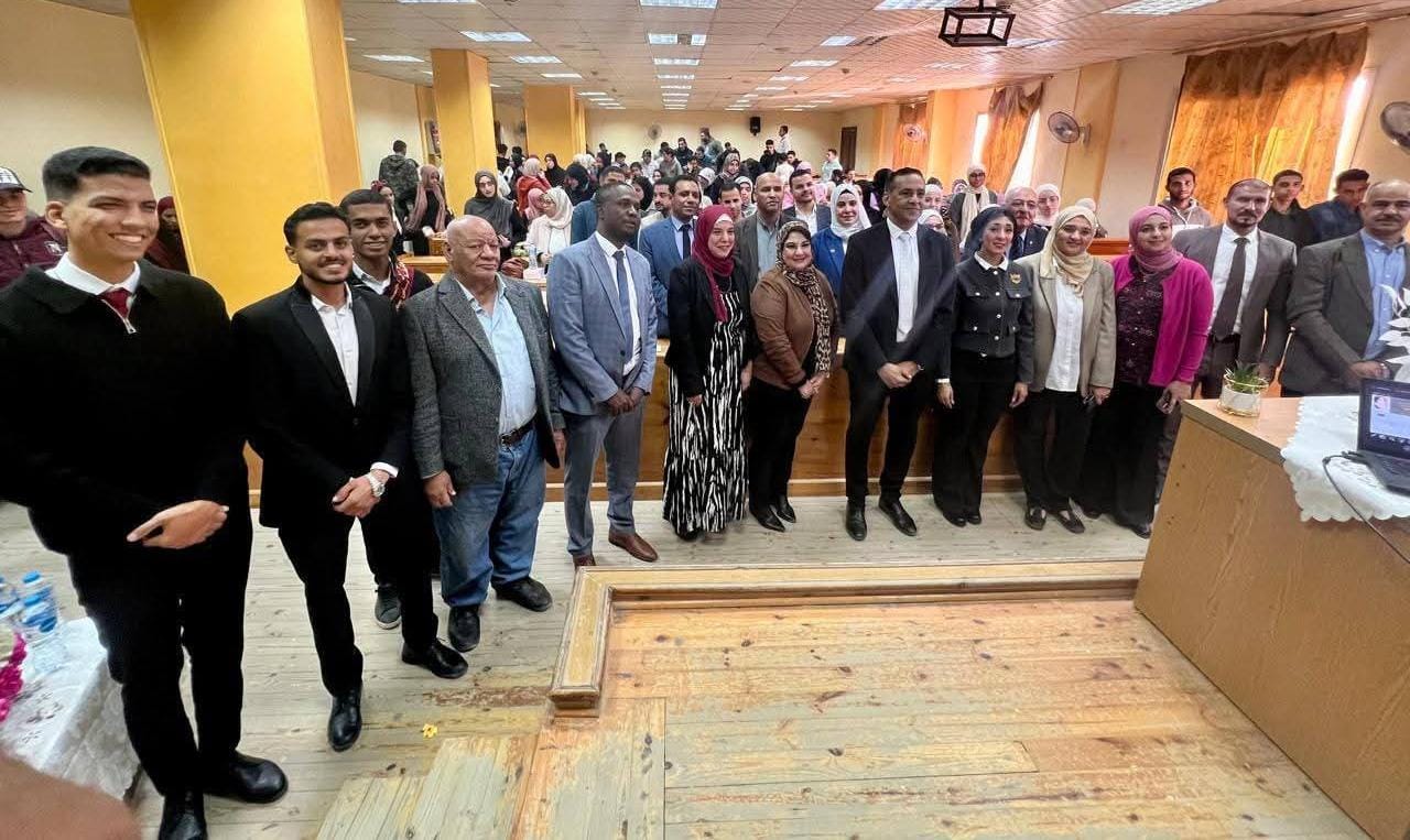 "تعزيز الصحة النفسية".. ندوة بكلية الألسن جامعة بني سويف