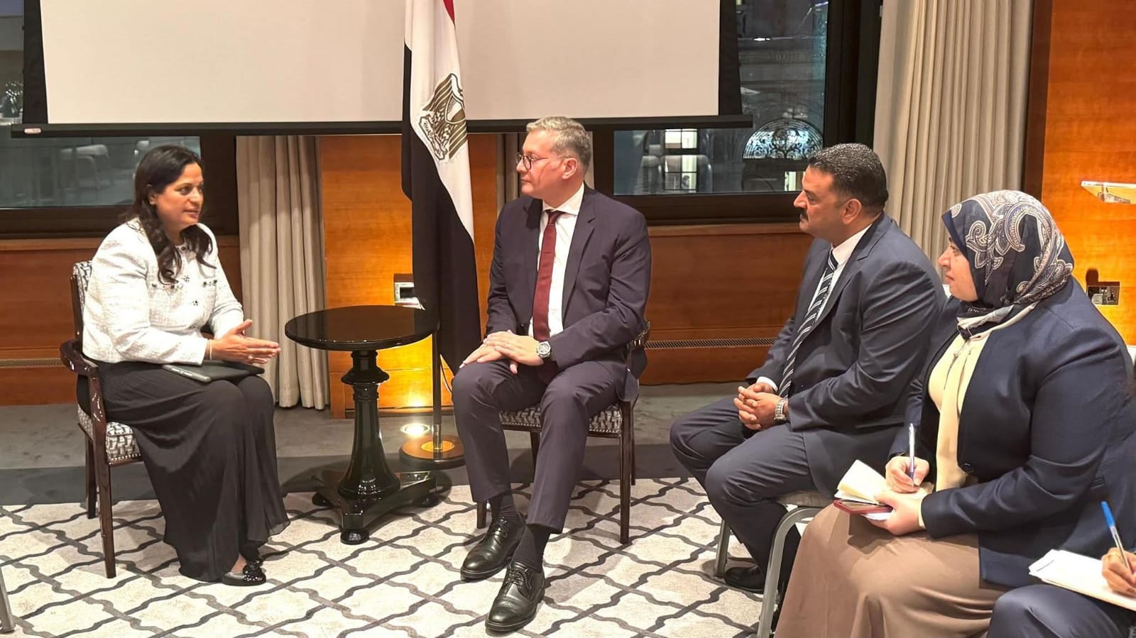 وزير البترول يبحث مع أنجلوجولد أشانتي العالمية ضخ استثمارات إضافية في تعدين الذهب بمصر