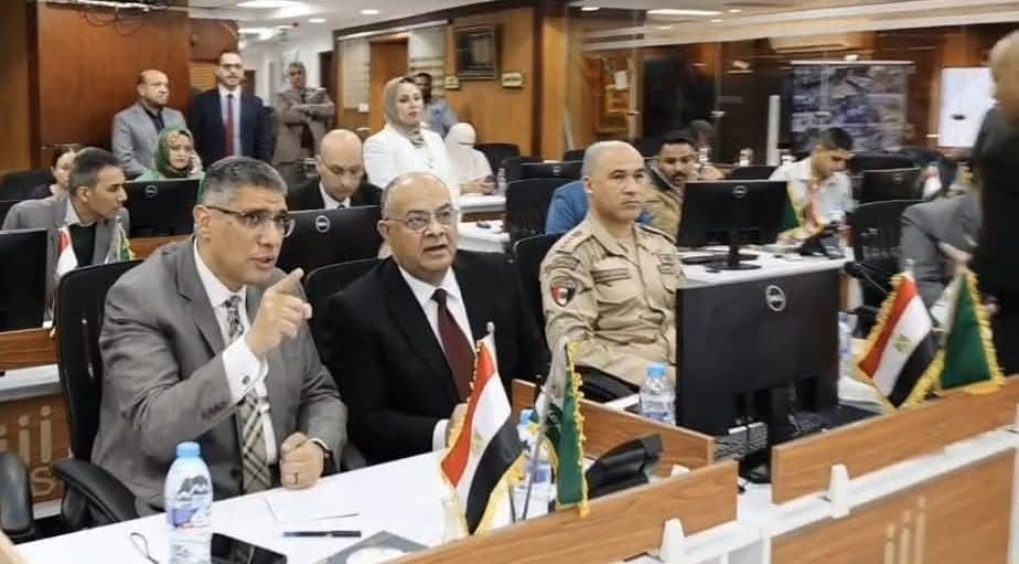 محافظ الجيزة يتابع انتظام فتح اللجان الانتخابية بالدائرة الثامنة "إمبابة والمنيرة الغربية"
