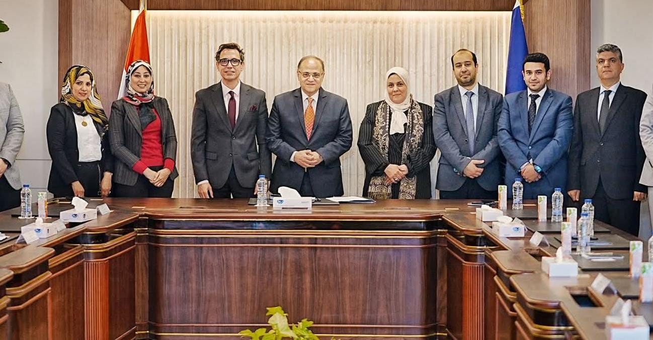 رئيس هيئة الدواء المصرية يلتقي ممثلي "صن فارما"