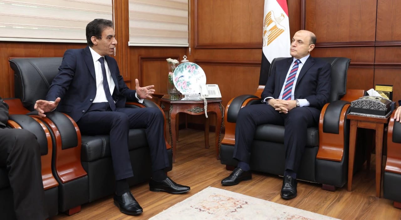 محافظ كفرالشيخ يستقبل مساعد وزير الخارجية للشئون القنصلية