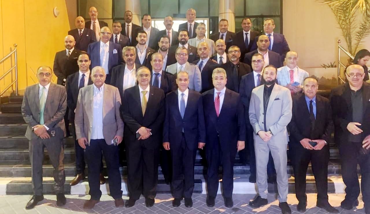 وزير الخارجية يلتقي الجالية المصرية في قطر