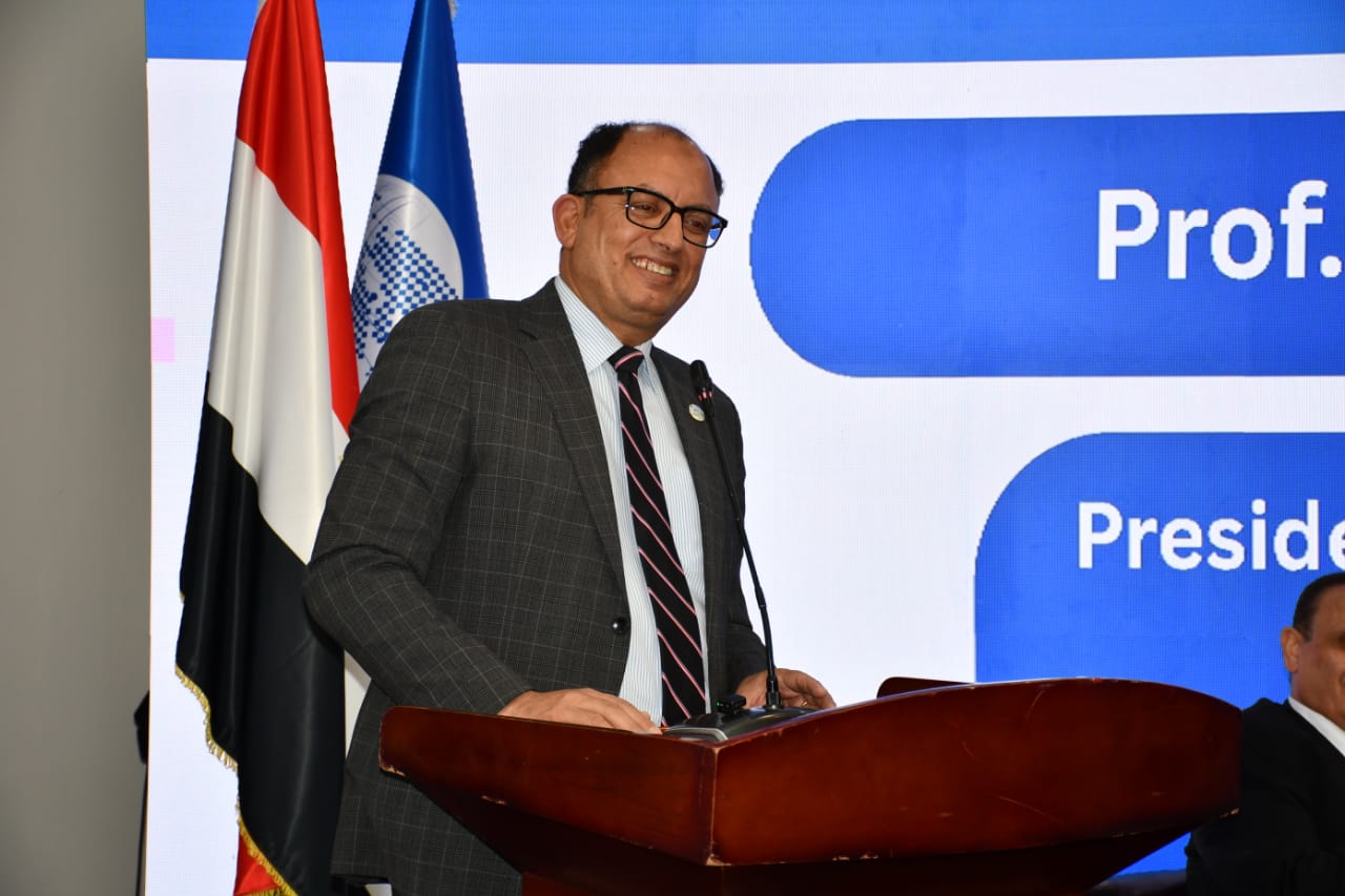 "قنديل" التعليم والتكنولوجيا هما جناحا التنمية وبهما نصنع اقتصاداً قوياً