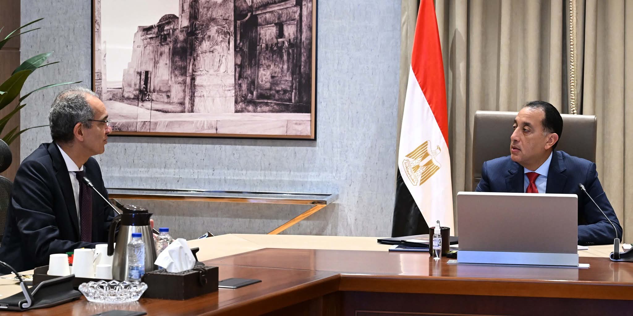 رئيس الوزراء يتابع مع وزير الاتصالات مستجدات العمل في عدد من ملفات الوزارة