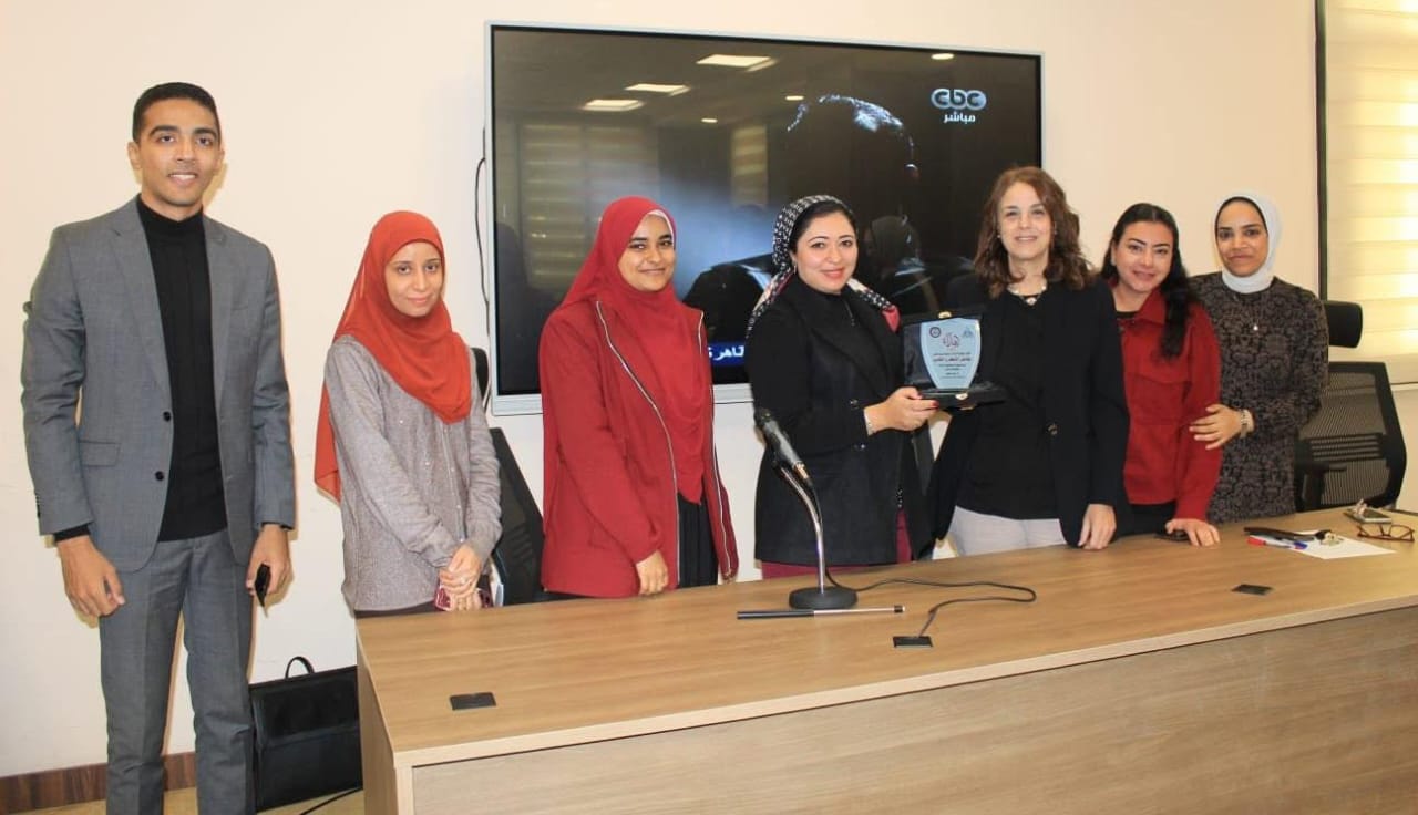 "كيف نبني تحقيق صحفي وتلفزيوني احترافي".. ورشة عمل بكلية الإعلام جامعة عين شمس