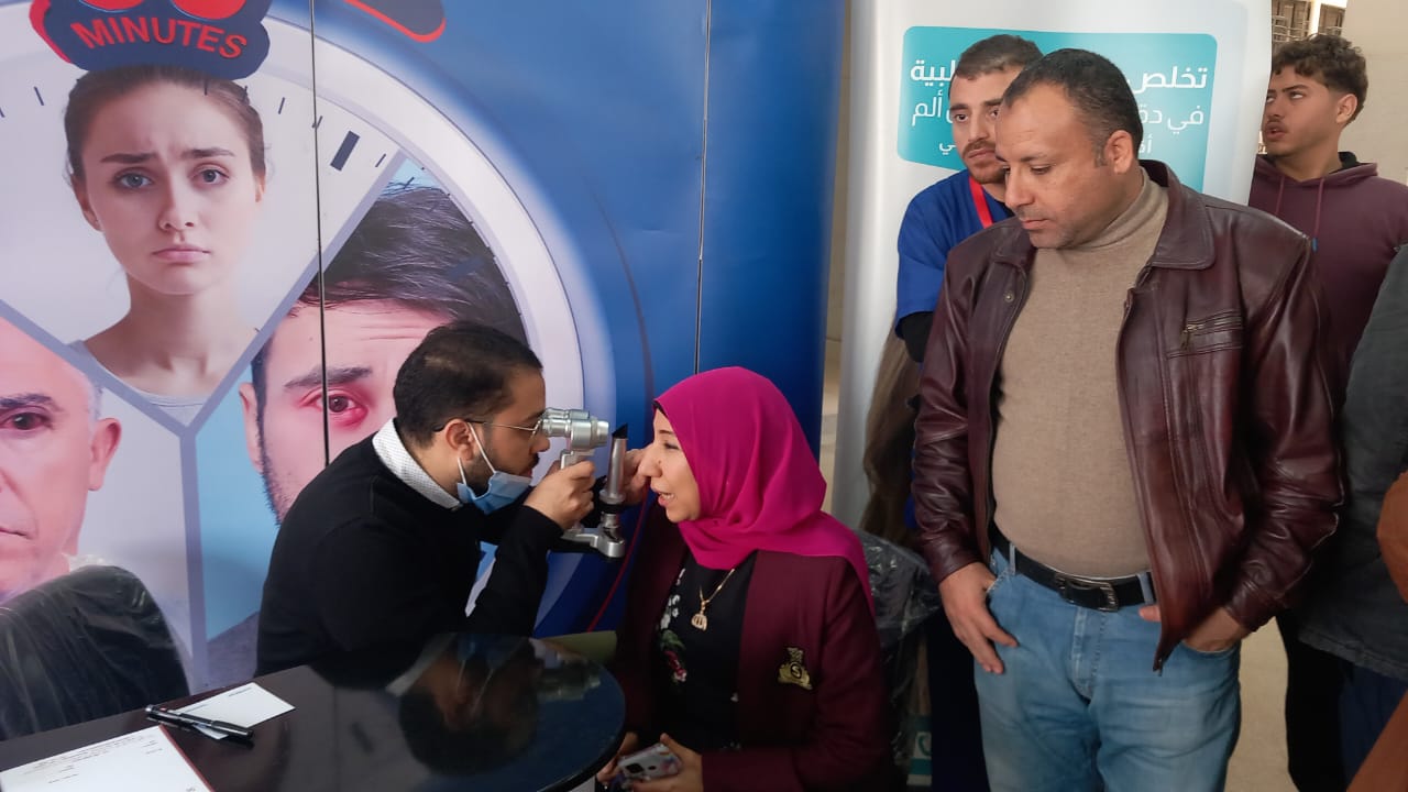 صيدلة جامعةالعاصمة تنظم حملة توعية وكشف طبي شامل