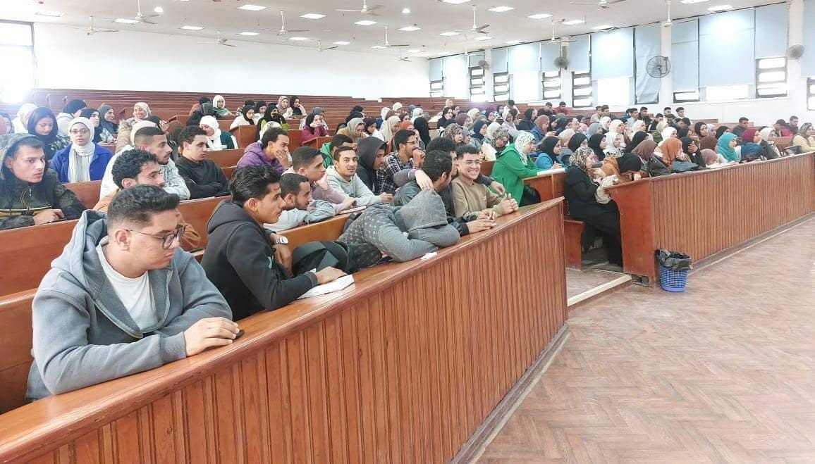 جامعة قناة السويس تنظم برنامجاً تدريبياً للطلاب لتعزيز الوعي بالحضارة والتراث المصري