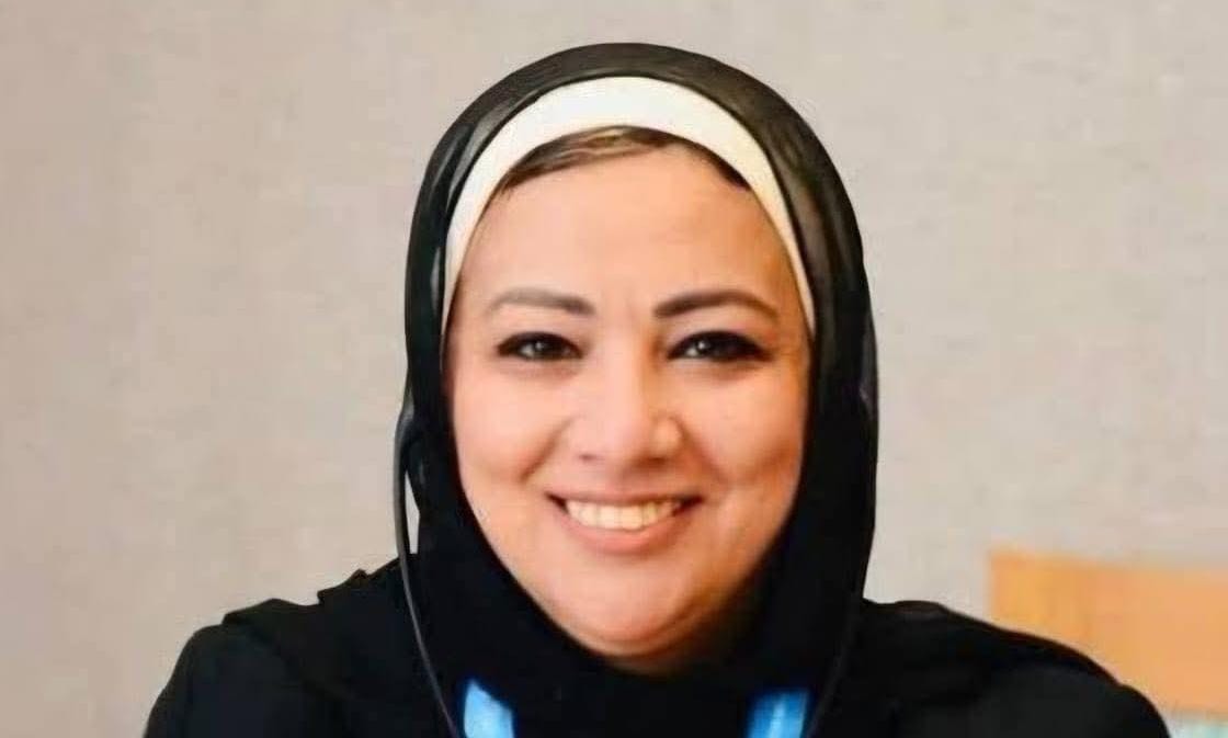 رئيس جامعة عين شمس يهنئ "جينا الفقي" بتجديد تكليفها قائماً بأعمال رئيس أكاديمية البحث العلمي